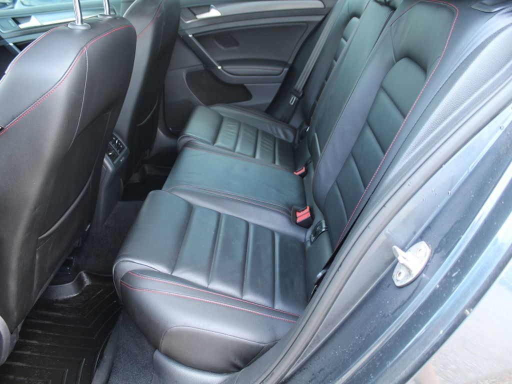 Used 2018 Volkswagen GTI SE w/ SE Leather Package FWD image 11