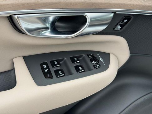 New 2026 Volvo XC90 B6 Plus w/ Protection Package Premier AWD/4WD image 9