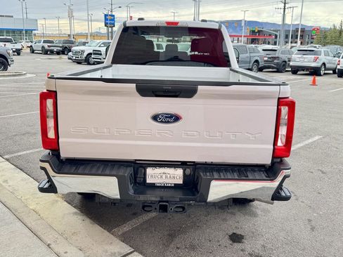 Used 2024 Ford F250 XLT w/ FX4 Off-Road Package image 11