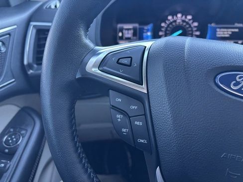 Used 2022 Ford Edge Titanium image 15