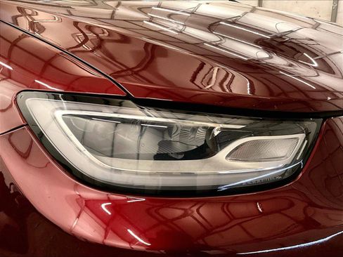 Used 2021 Chrysler Pacifica Limited FWD image 28