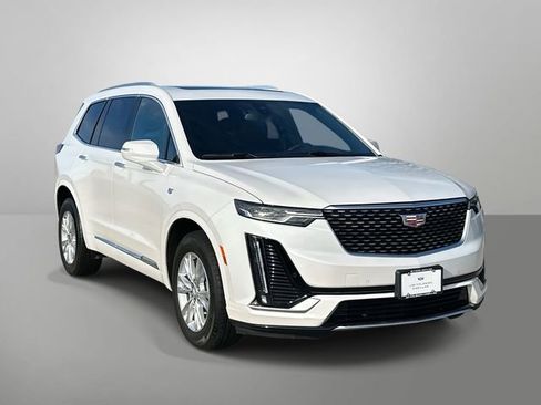 Used 2025 Cadillac XT6 Luxury image 25