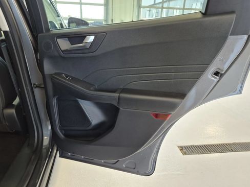 Used 2021 Ford Escape SEL w/ Technology Package AWD/4WD image 17