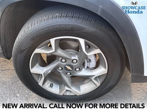 Used 2026 Chevrolet Trax LT w/ LT Convenience Package FWD image 8