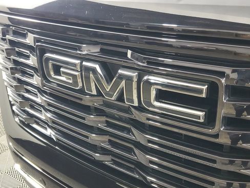 Used 2024 GMC Sierra 1500 Denali Ultimate image 10