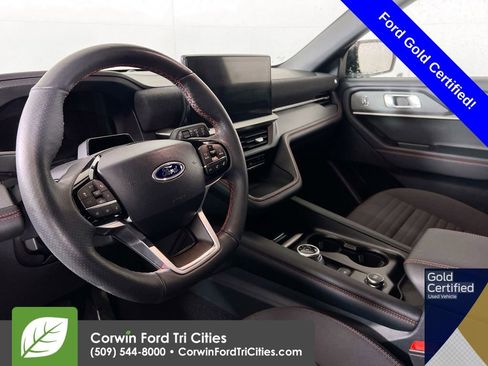 Used 2025 Ford Explorer ST-Line w/ ST-Line Street Pack image 3