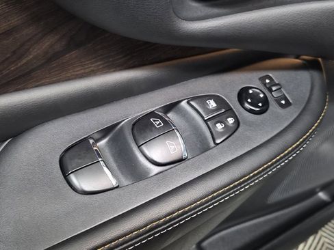 Used 2023 Nissan Murano Platinum w/ Cargo Package image 20