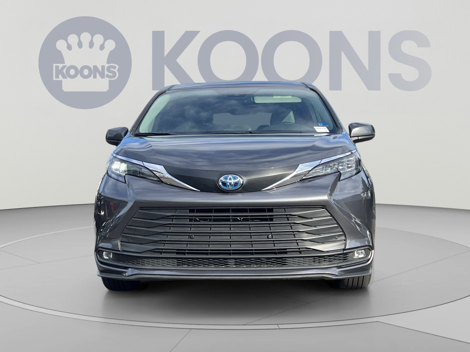 Used 2025 Toyota Sienna XLE FWD image 11