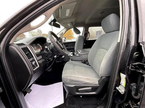 Used 2018 RAM 2500 Tradesman w/ Chrome Appearance Group image 13