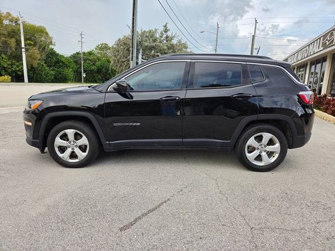 Used 2018 Jeep Compass Latitude FWD image 8
