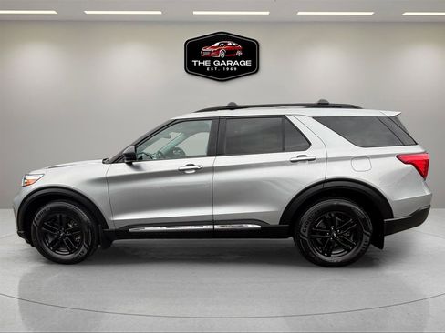Used 2020 Ford Explorer XLT w/ Comfort Package AWD/4WD image 2
