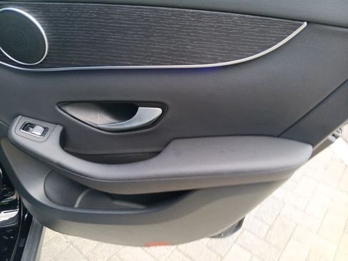 Used 2022 Mercedes-Benz GLC 300 4MATIC image 23