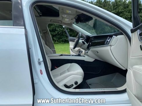 Used 2017 Volvo S90 T5 Momentum w/ Convenience Package FWD image 18