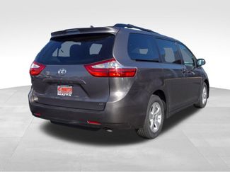 Certified 2018 Toyota Sienna LE video 3