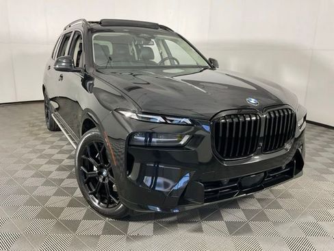 Used 2023 BMW X7 xDrive40i w/ Premium Package AWD/4WD image 8