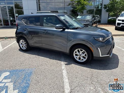 Used 2024 Kia Soul LX w/ Option Group 015 FWD image 32