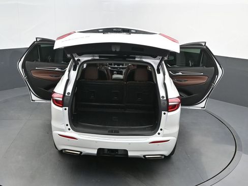 Used 2021 Buick Enclave Avenir w/ Avenir Technology Package AWD/4WD image 45