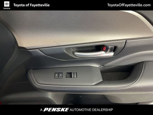 Certified 2024 Toyota Grand Highlander XLE image 23