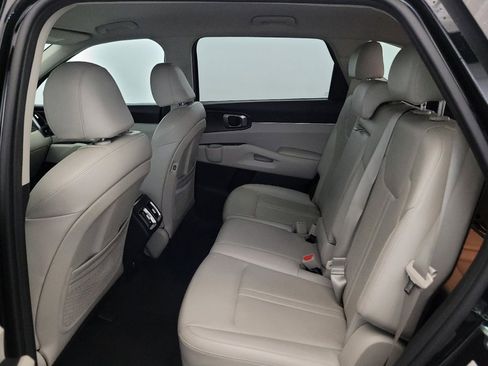 Used 2023 Kia Sorento S FWD image 18