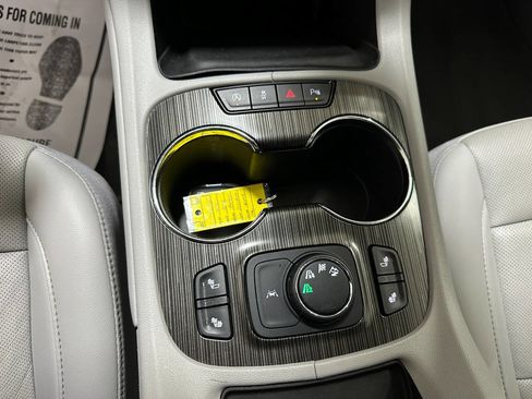 Used 2021 GMC Acadia SLT image 35