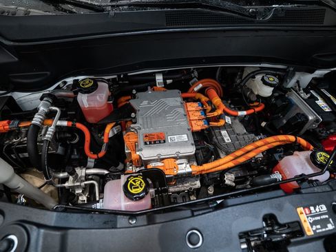 Used 2022 Chevrolet Bolt EUV LT w/ Convenience Package image 38