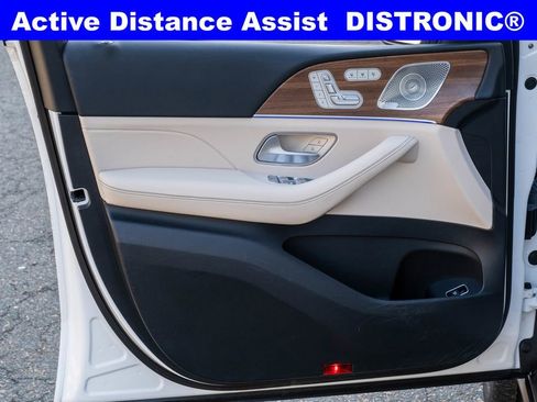 Used 2023 Mercedes-Benz GLS 450 4MATIC image 12