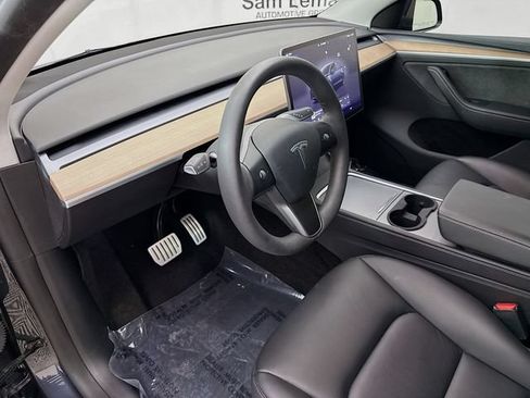 Used 2024 Tesla Model Y Performance AWD/4WD image 9