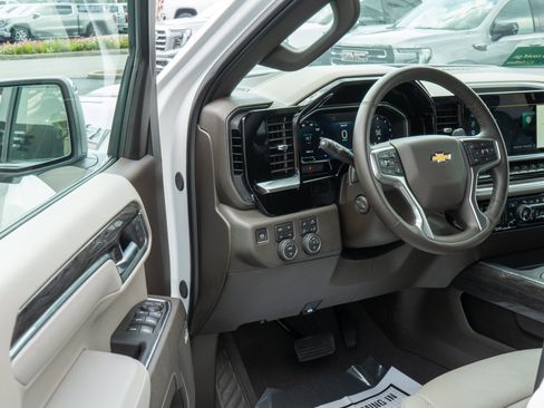 Used 2026 Chevrolet Silverado 1500 LTZ w/ Z71 Off-Road Package AWD/4WD image 12