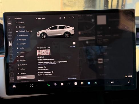 Used 2023 Tesla Model X Plaid image 41