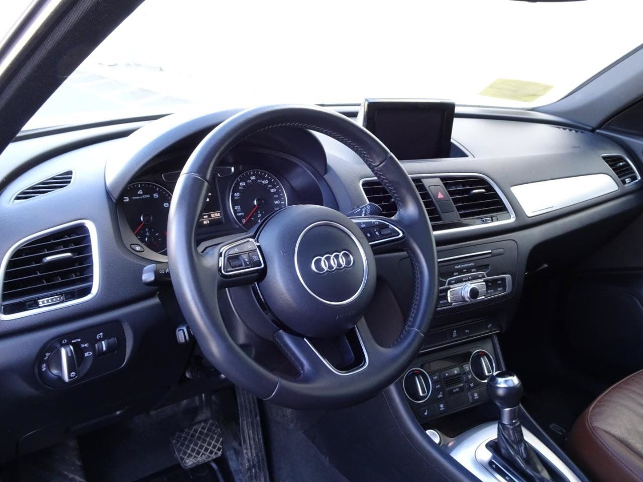 Used 2018 Audi Q3 2.0T Premium Plus w/ Premium Plus Package AWD/4WD image 10