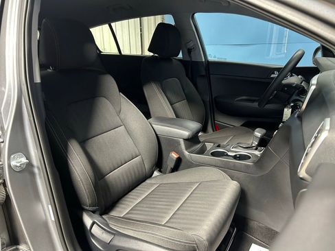 Used 2022 Kia Sportage LX image 47