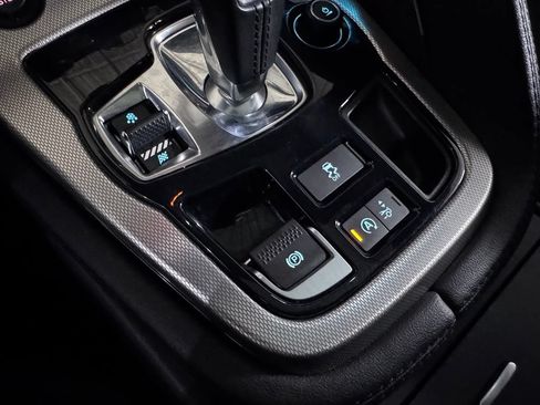 Used 2017 Jaguar F-TYPE Coupe RWD image 36