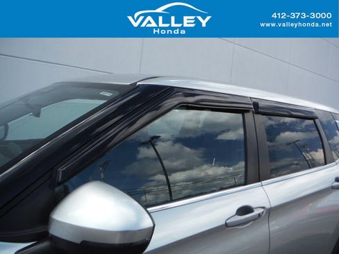 Used 2022 Mitsubishi Outlander SE AWD/4WD image 3