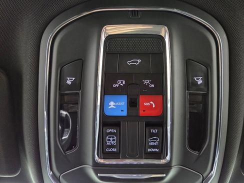 Used 2023 Jeep Grand Cherokee L Altitude image 29