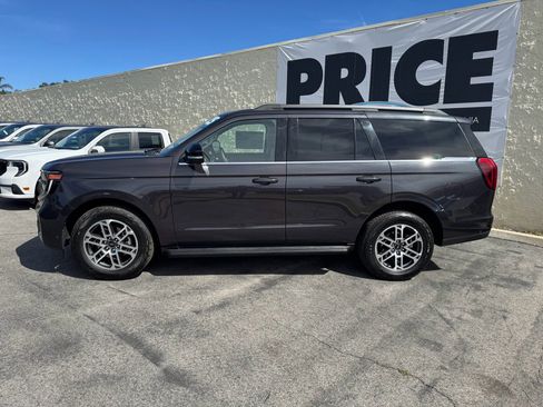 Used 2025 Ford Expedition Active image 8