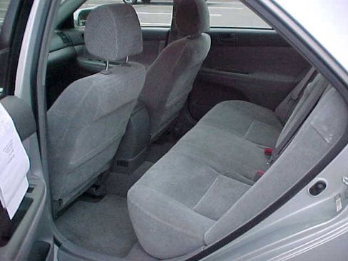 Used 2002 Toyota Camry LE w/ Pkg 2 FWD image 12