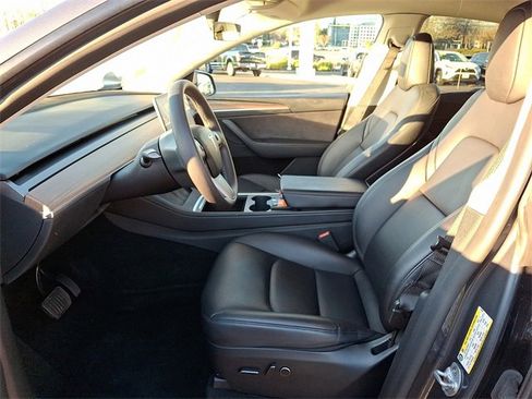 Used 2023 Tesla Model Y Long Range image 19