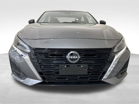 Used 2024 Nissan Altima 2.5 SV image 9