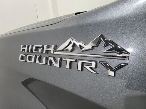 Used 2019 Chevrolet Silverado 1500 High Country image 32