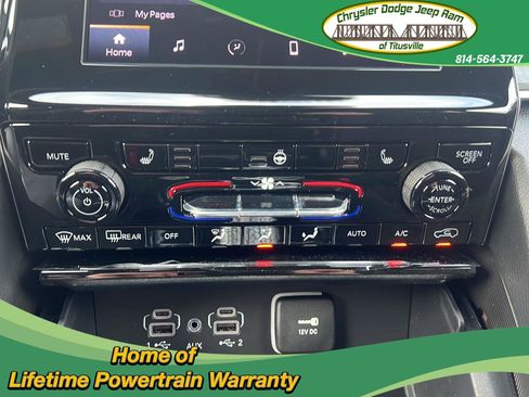 New 2025 Jeep Grand Cherokee L Laredo w/ Luxury Tech Group I image 30