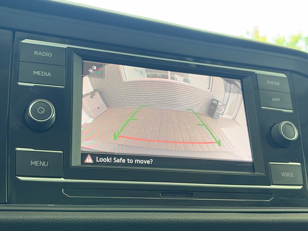 Certified 2023 Volkswagen Jetta SE FWD image 23