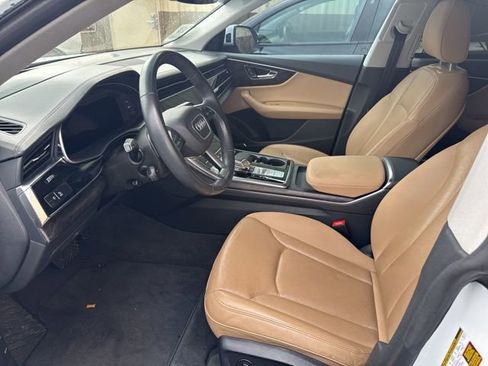 Used 2021 Audi Q8 Prestige w/ Prestige Package image 5