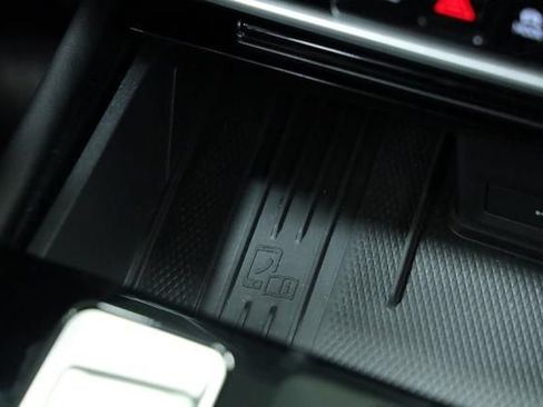 Used 2025 Volkswagen Atlas SE FWD image 18