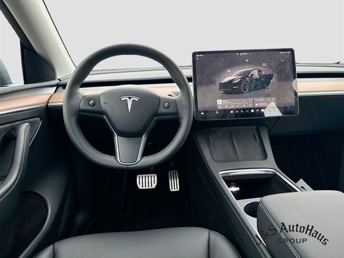Used 2023 Tesla Model Y Performance image 27