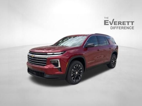 New 2026 Chevrolet Traverse LT w/ Sun and Wheel Package FWD image 3