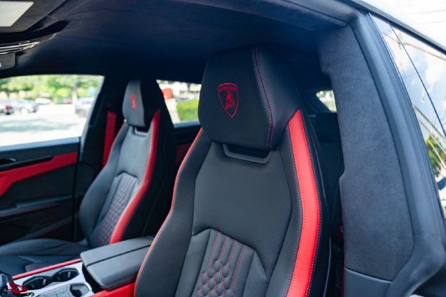Used 2025 Lamborghini Urus SE AWD/4WD image 29