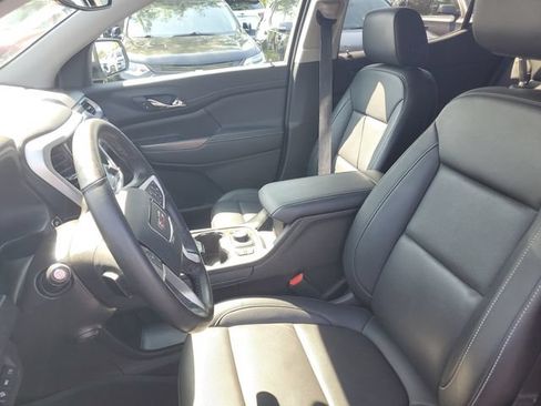 Used 2023 GMC Acadia SLT w/ Technology Package FWD image 17