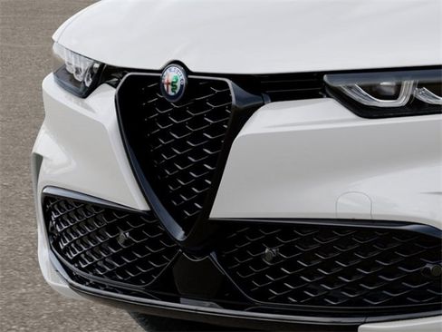 New 2025 Alfa Romeo Tonale image 7