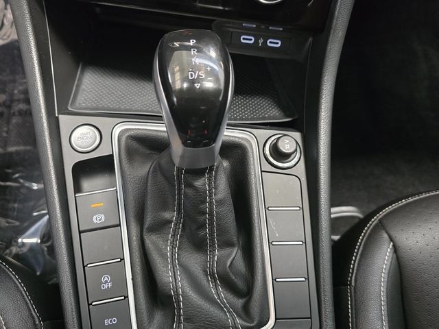 Used 2023 Volkswagen Jetta SE FWD image 17