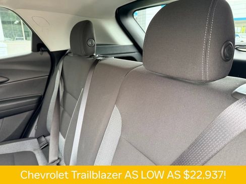Used 2023 Chevrolet TrailBlazer LT FWD image 17
